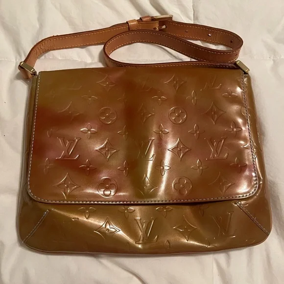 Louis Vuitton Gold Shoulder Bag - Picture 1 of 9